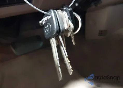 2001 Toyota Tundra Sr5 V8 from USA, damaged, VIN 5TBBT44141S168015